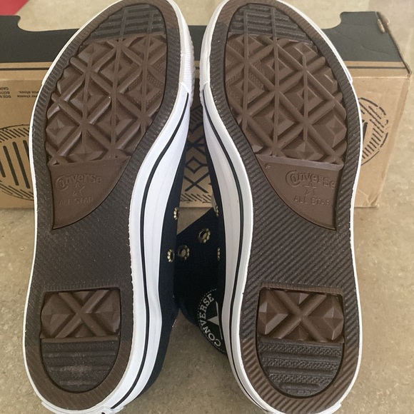 Converse - Picture 3 of 3